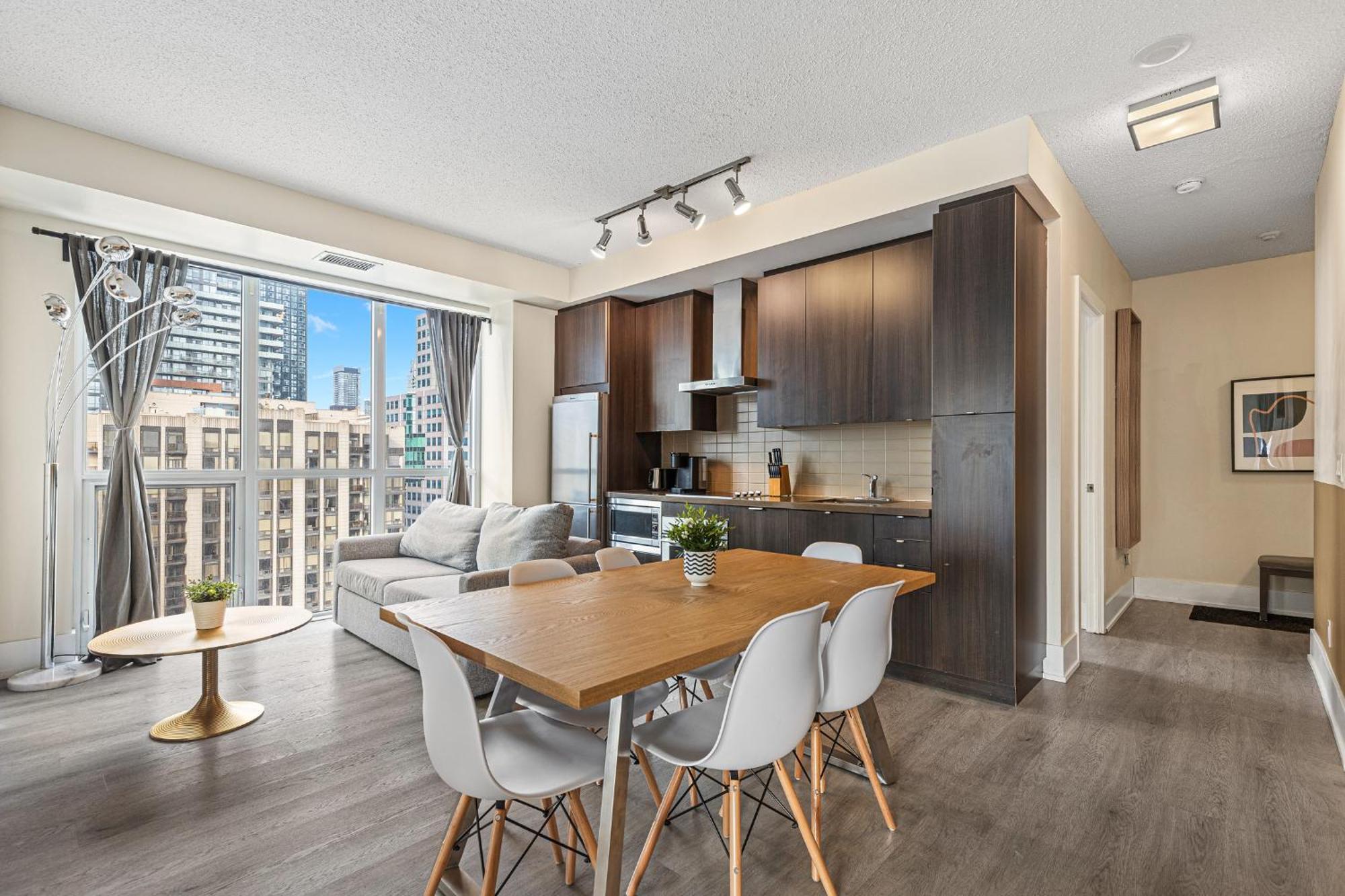 3 Bedroom Beside Cn Tower With Parking Downtown Toronto Kültér fotó