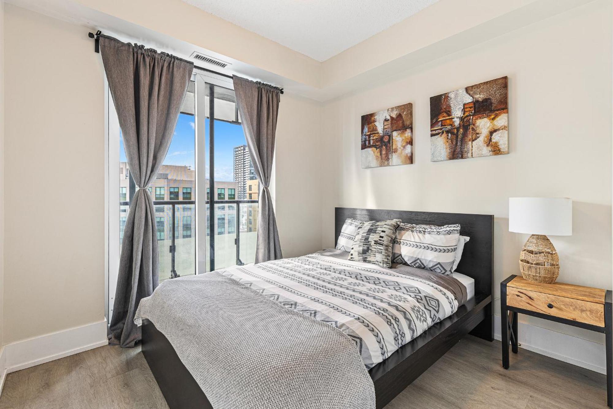 3 Bedroom Beside Cn Tower With Parking Downtown Toronto Kültér fotó