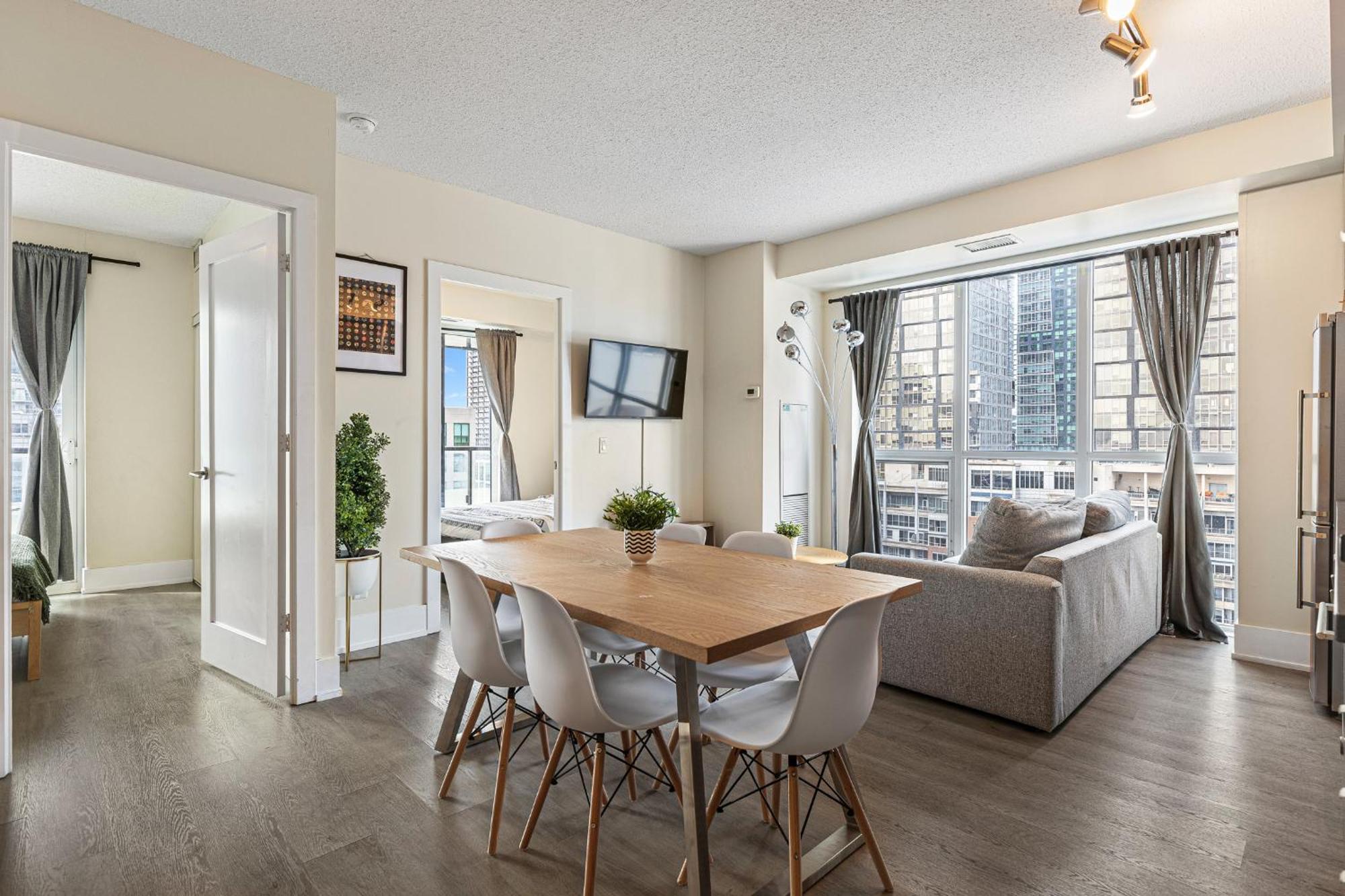 3 Bedroom Beside Cn Tower With Parking Downtown Toronto Kültér fotó